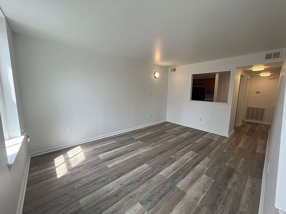 4th image of 4103 Ogden St APT B