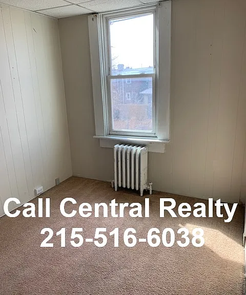 2240 Larue St — Photo 9