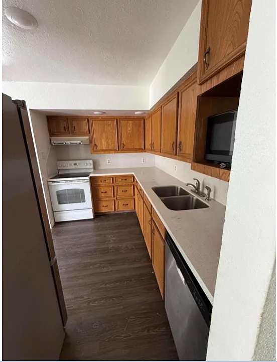 3 bed, 1920 sqft, $1,850 — Photo 1
