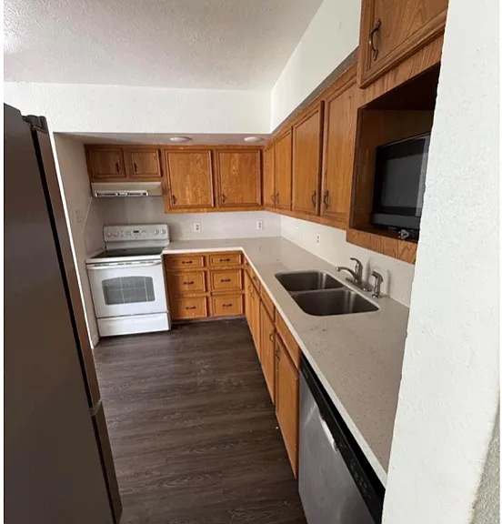 706 Rockdale Rd — Photo 1