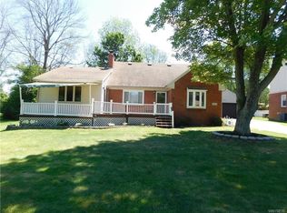 5823 Shoreham Dr, Lake View, NY 14085