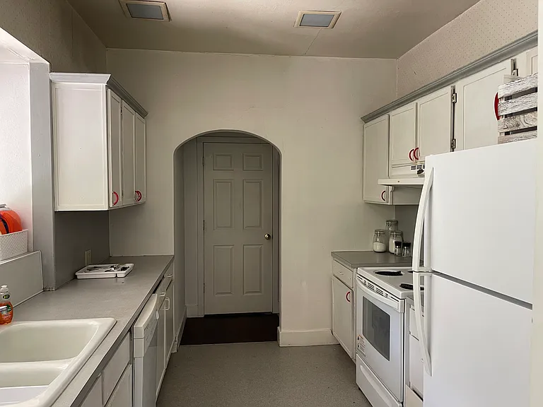 810 NE Michigan St #A — Photo 6