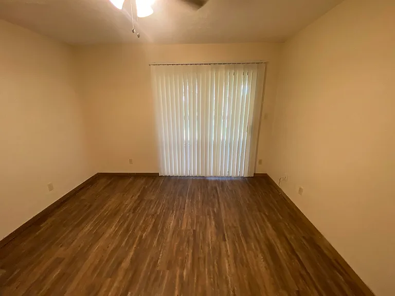 1102 Green Tree Ct #F — Photo 18