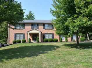 26 Summerhill Ln, Chesterfield, MO
