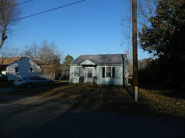 100 Indian Ck Rd, McEwen, TN 37101