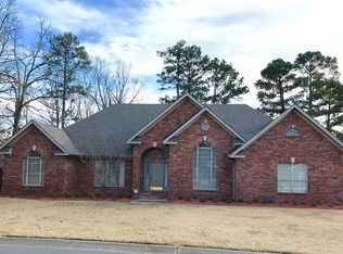 25 Sugarloaf Loop, Maumelle, AR 72113