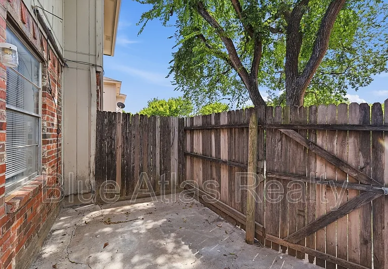 3828 Coates Cir — Photo 12