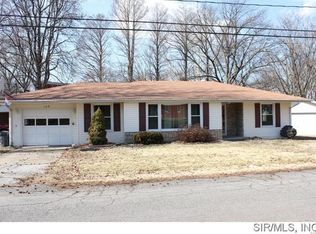 160 N Clearview Dr, East Alton, IL 62024