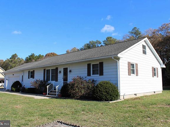 4th image of 210 Sandy Beach Dr
