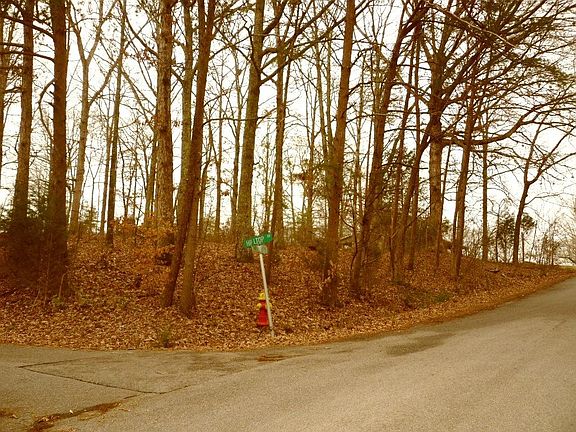 2nd image of Hilltop Dr