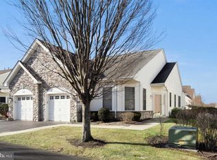 183 Meadowlark Dr, Hamilton, NJ 08690