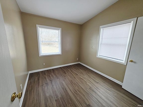 4th image of 1125 Davis Dr