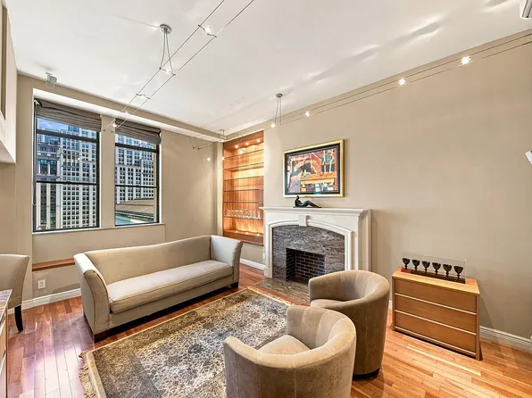 32 W 40th St APT 10E, New York, NY 10018