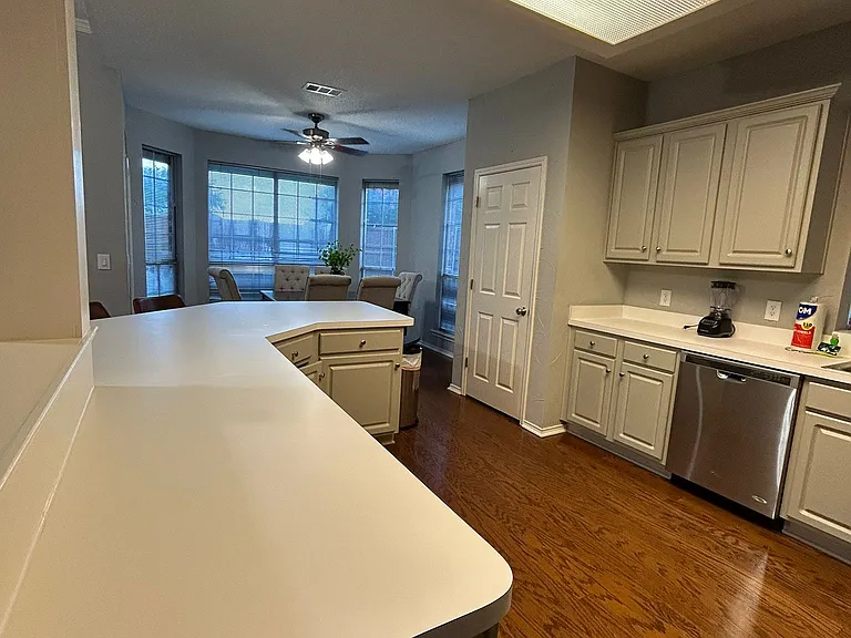 10809 Paisano Dr — Photo 25