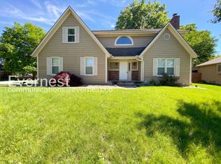 1419 SE 7th St, Lees Summit, MO 64063