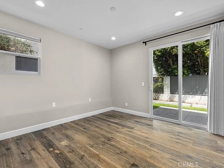 2415 Carnegie Ln #C — Photo 33