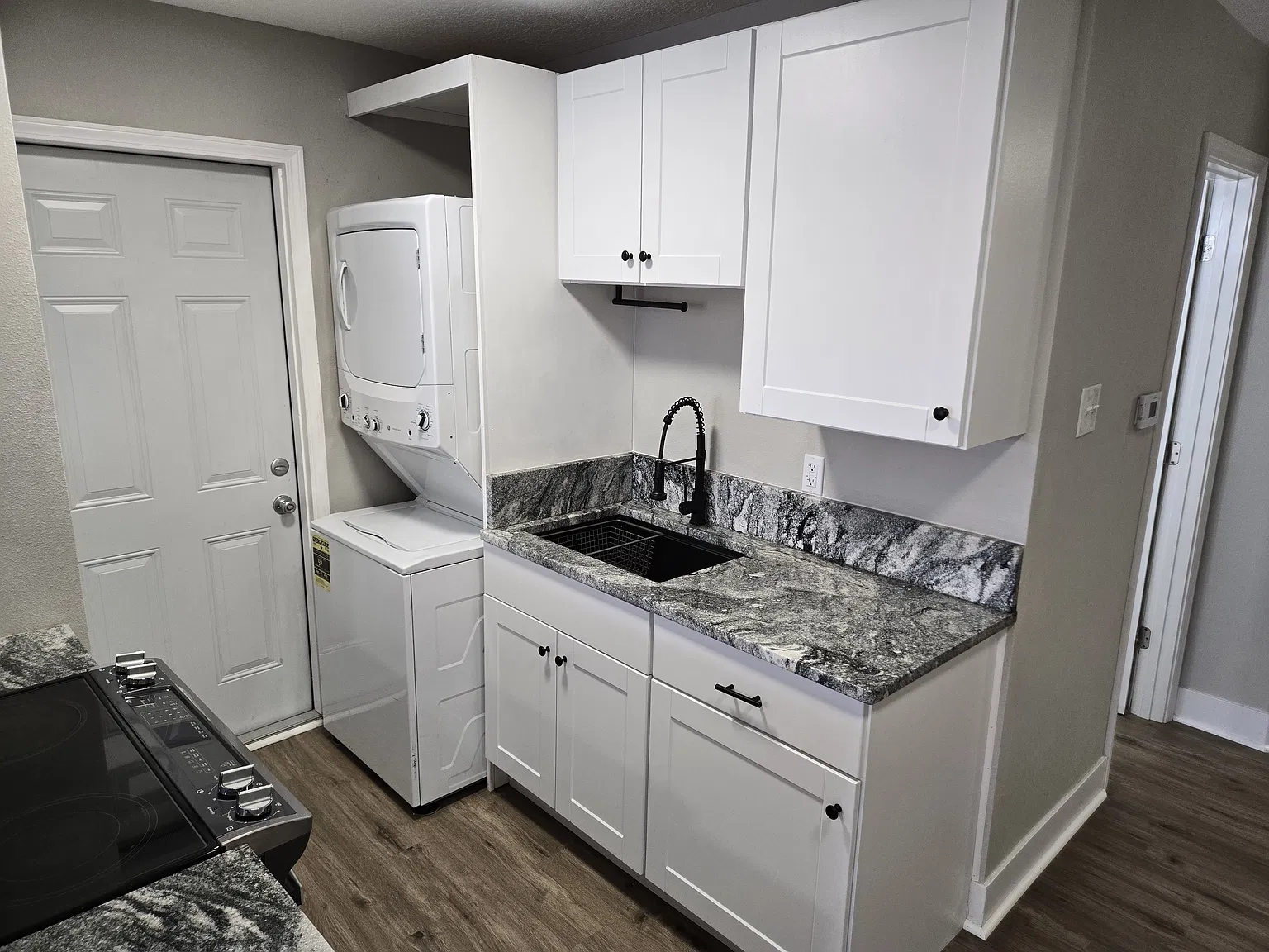 2 bed, 805 sqft, $1,450 — Photo 2