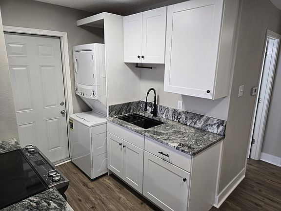 2nd image of 1001 Jones St