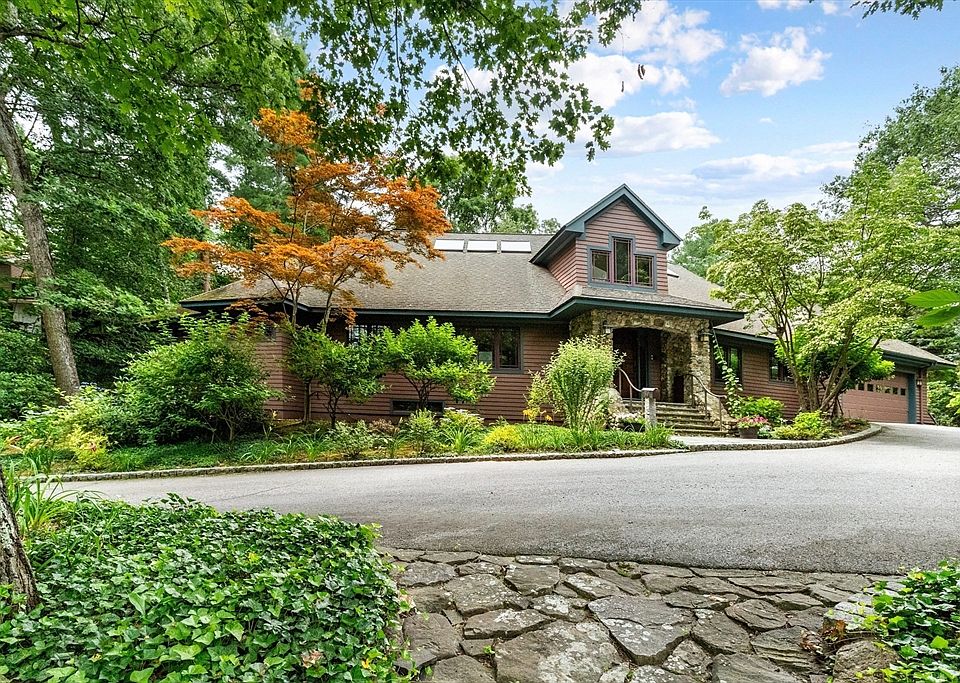 1st image of 72 Meriam St