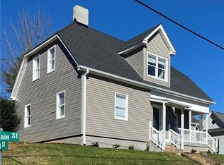 77 N Main St, Canton, NC 28716