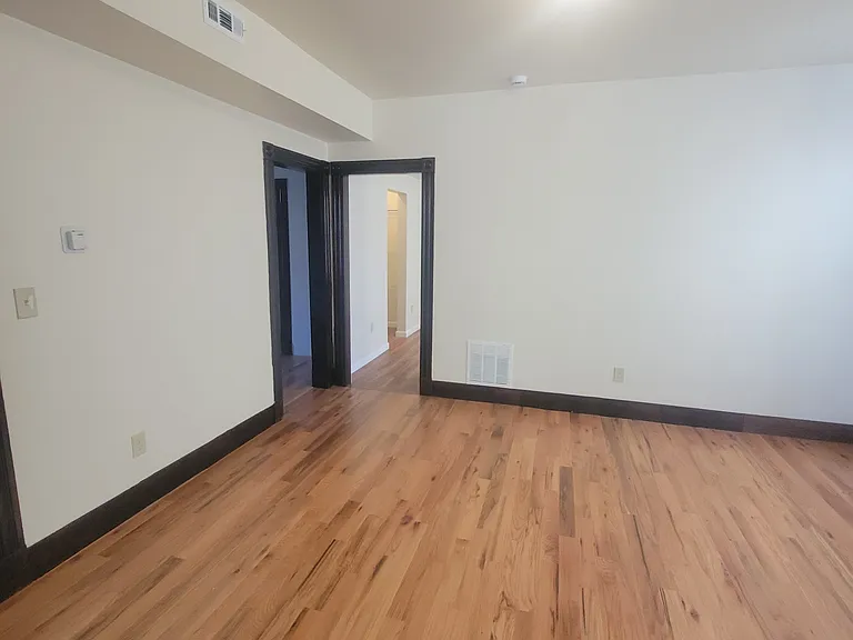 138 Carlisle St #2 — Photo 6