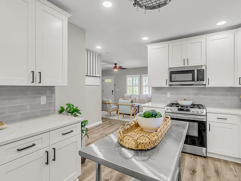 1187 Marquis Rd — Photo 16