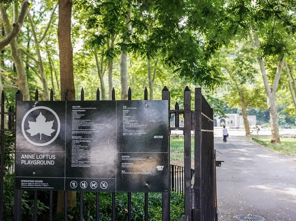 4568 Broadway image 14 of 21