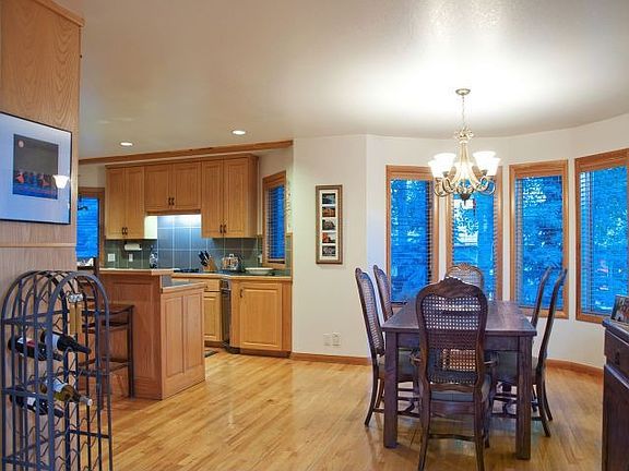 Eat In Kitchen