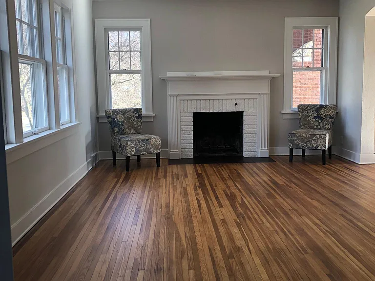 1489 W Riverview Ave — Photo 2