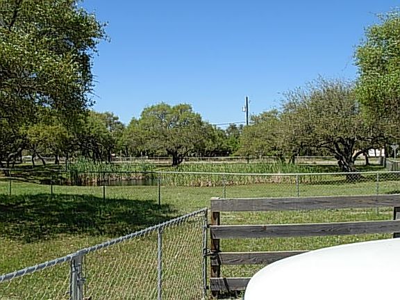 3rd image of 102 Kluge Trl