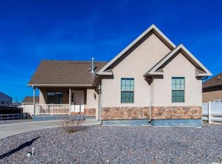 2119 E Easter Dr, Eagle Mountain, UT 84005