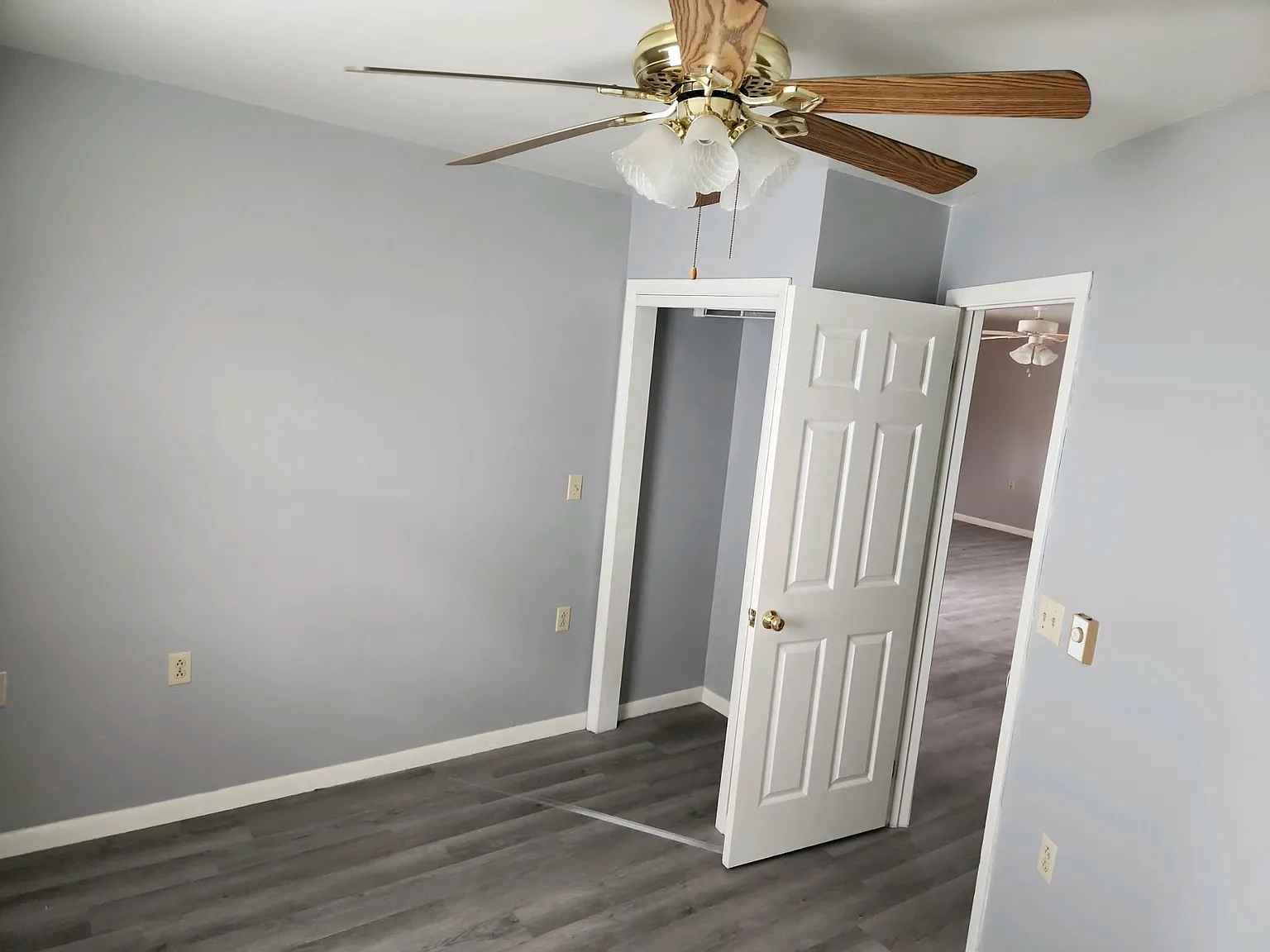 3 bed, 950 sqft, $975 — Photo 2