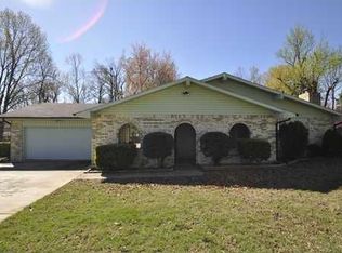 2901 Kay Ln, Springdale, AR 72762