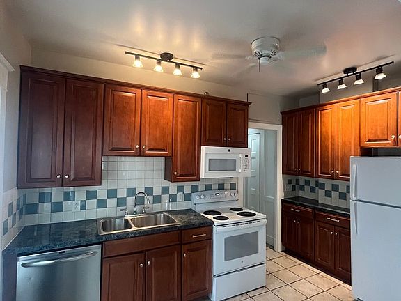 4th image of 15 Ellicott St