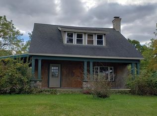 1411 N Adams Rd, Jonesville, MI 49250