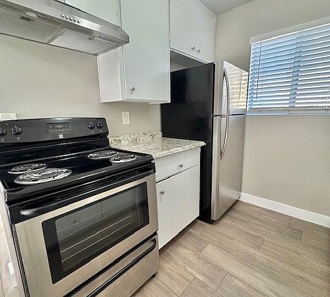 3rd image of 4666 63rd St