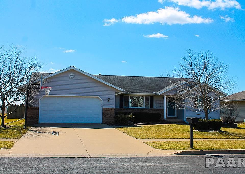 1st image of 820 Dennis Dr