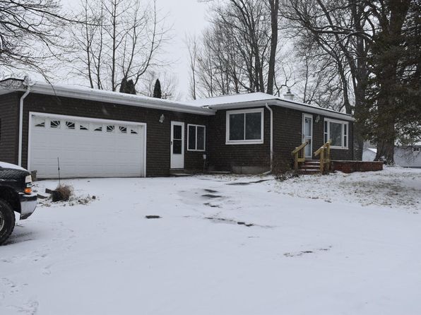 11908 N Meridian Rd, Pleasant Lake, MI 49272