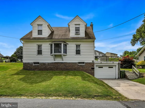 46 Cherry St, Pine Grove, PA 17963