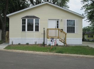 181 Northshore Rd, Elgin, IL 60123