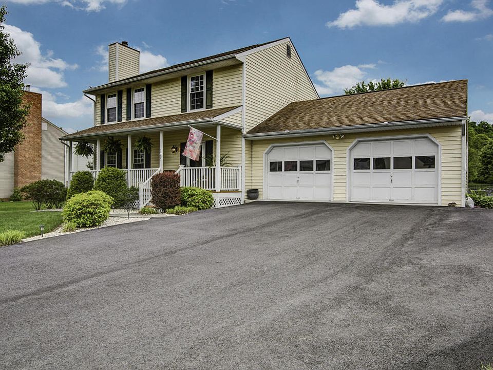 1st image of 8076 Deer Branch Dr
