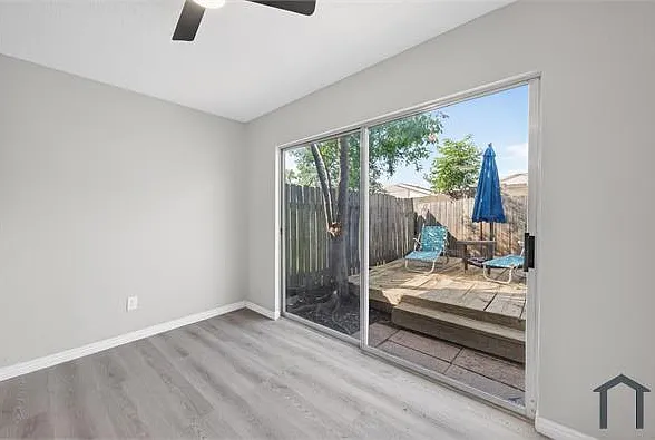 11820 Spring Grove Dr — Photo 14