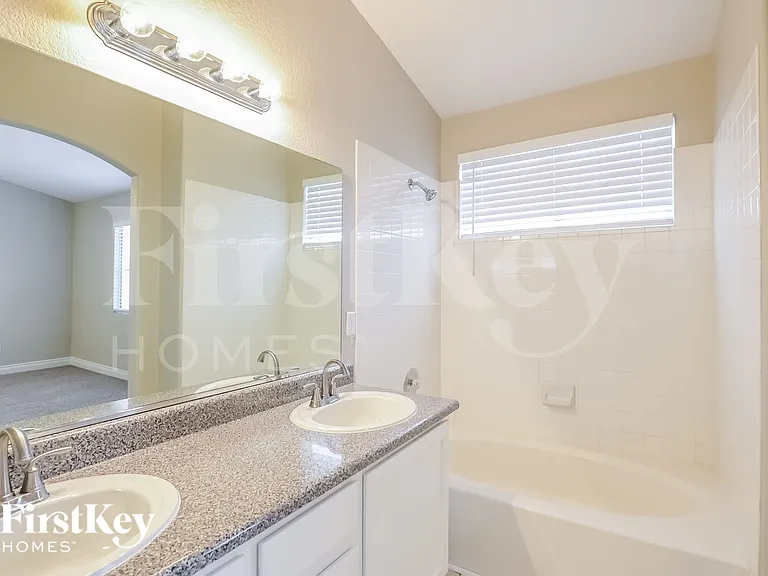 811 Mesa Pine Ct — Photo 14