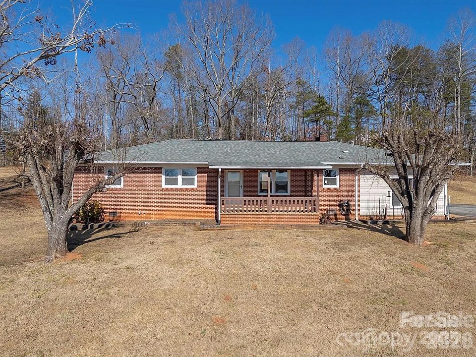 1st image of 156 Eagles Nest Rd