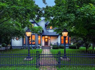 102 NW 3rd St, Bentonville, AR 72712