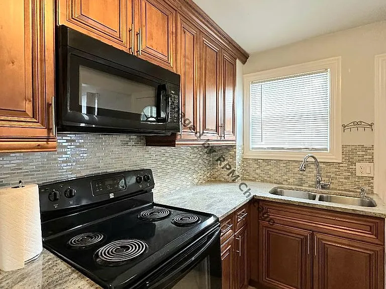 1420 N Harlem Ave #E — Photo 2