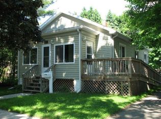 311 Cogshall St, Holly, MI 48442