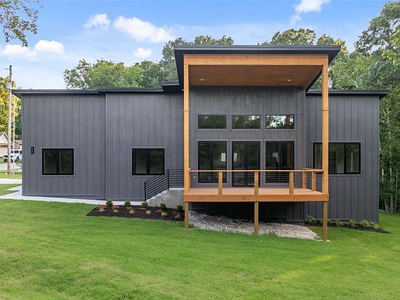 3rd image of 38 Boxford Dr