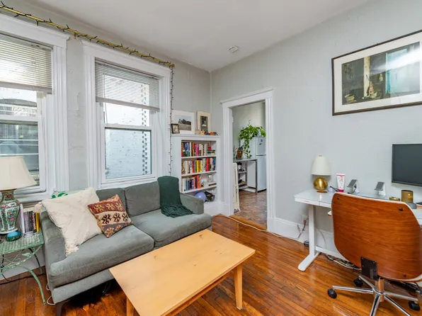 21 Temple St APT 6, Boston, MA 02114