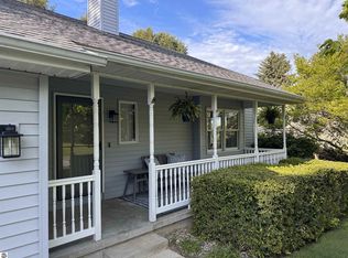 4925 Ridge Crest Rd, Williamsburg, MI 49690